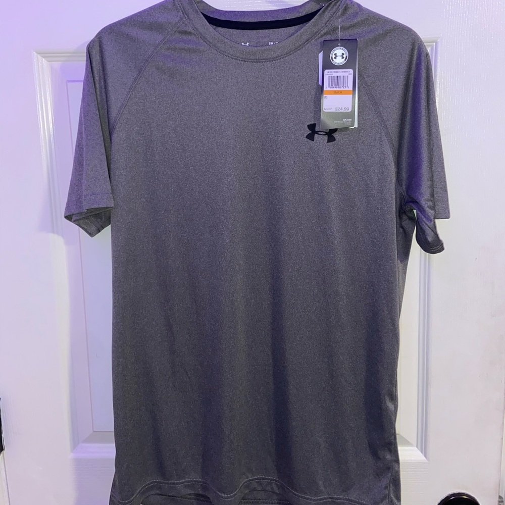 Grey Under Armour Shirt / Brand New / Size : SM